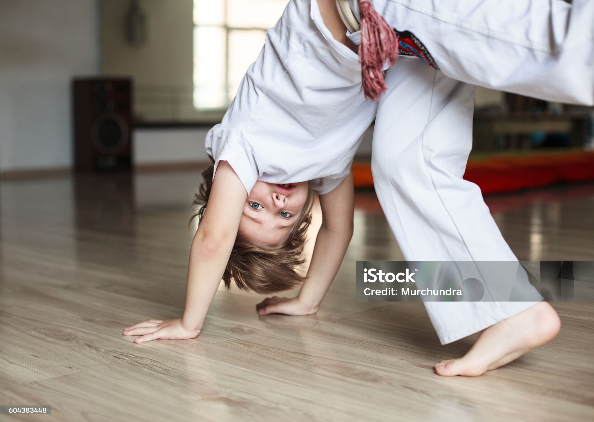 istockphoto-604383448-2048×2048 Contamos